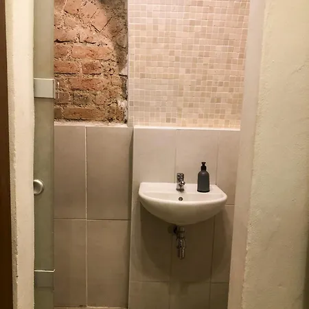 公寓 Bessi 奥洛穆茨