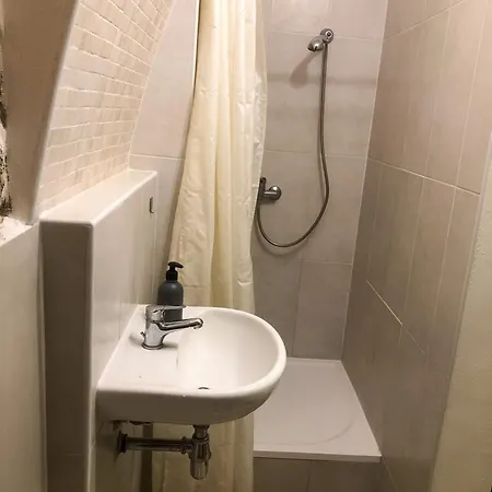 公寓 Bessi 奥洛穆茨